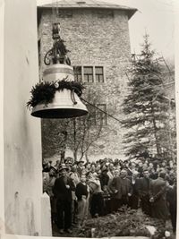 Zuoz San Luzi Glockenaufzug Herbst 1954_B